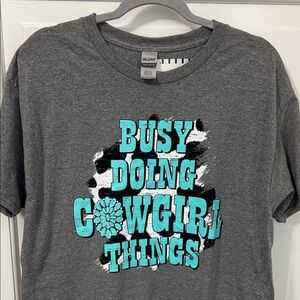 Gildan Gray graphic tee, size large